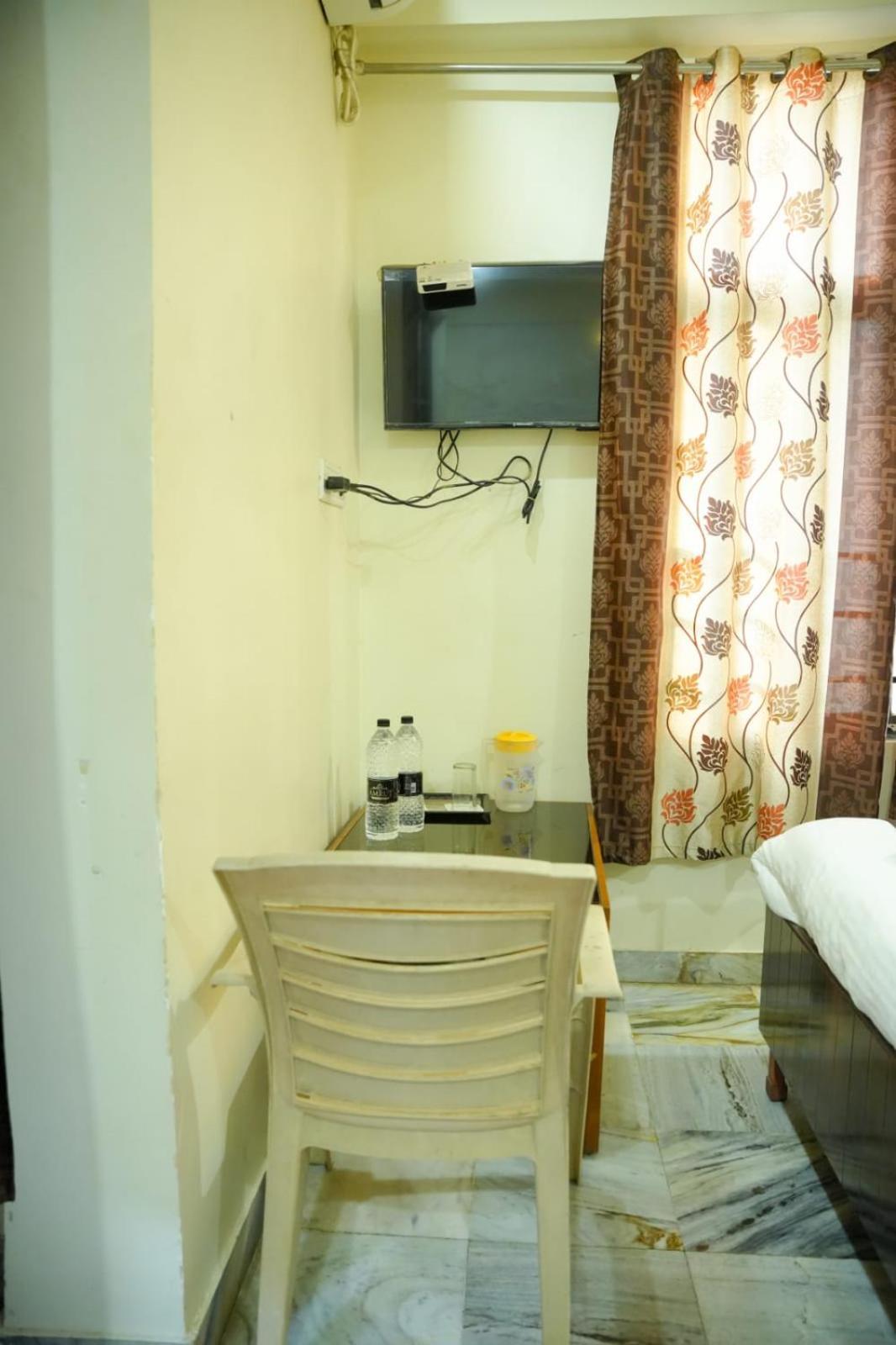 Hotel Sachidanand-Walkable Distance From Temple Shirdi Ngoại thất bức ảnh